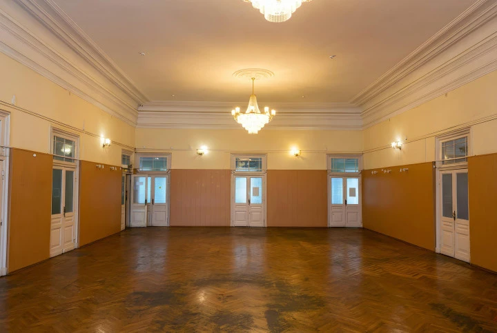 Здание ОКН с зем. участком 4 385 кв.м в центре г. Переславля-Залесского: Ярославская область, г. Переславль-Залесский, ул. Советская, д. 22, с земельным участком