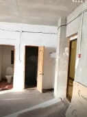 Жилое помещение (3-ком. квартира), пл. 82,5 кв.м., эт.2, КН 50:04:0010512:197, адрес: г. Дмитров,  ул. Пионерская,  д.2, кв.90. Ограничение: ипотека в пользу ОАО Коммерческий банк «Мастер-Банк»